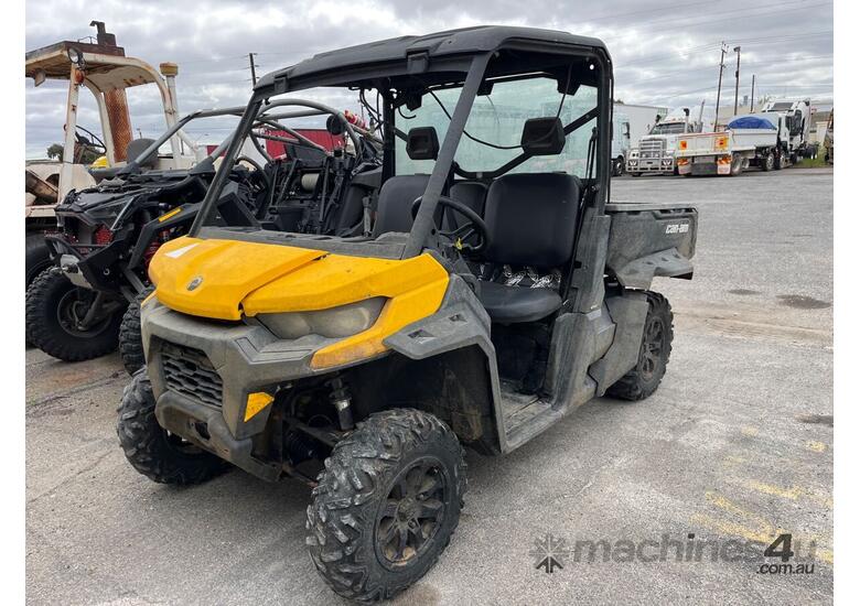 Can-Am HD 8 Defender Off Road Cart