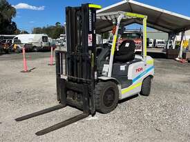 TCM FD30T3K Forklift - picture1' - Click to enlarge