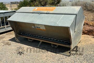 ADVANTAGE FEEDER NGF 1800-05 APPROX. 1 TONNE.
