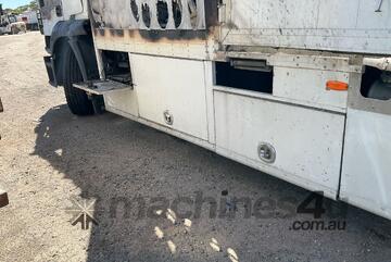 Iveco   Stralis Pantech