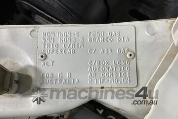 Ford 2004   F250 XLT Petrol