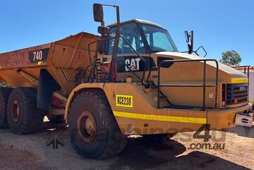 Caterpillar   740