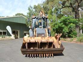 580SR Tilt hitch-Hyd side shift-4xBuckets/Ripper - picture1' - Click to enlarge