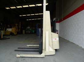 FORKLIFT CROWN 20MT130A WALKY STACKER, 1 TON CAPAC - picture0' - Click to enlarge