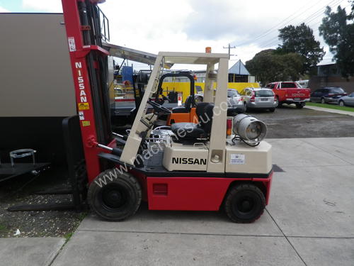 Nissan PHO2A25U Forklift