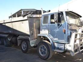 1994 INTERNATIONAL ACCO 2350E - picture0' - Click to enlarge