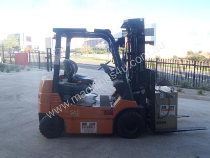 Forklifts ALH328 - Hire