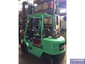 Used 2500kg Mitubishi Forklift - picture0' - Click to enlarge
