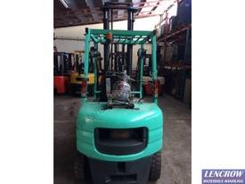 Used 2500kg Mitubishi Forklift - picture1' - Click to enlarge