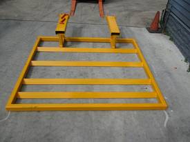 Spreader Beam, New Forklift Attachment #A12 - picture0' - Click to enlarge