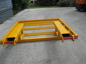 Spreader Beam, New Forklift Attachment #A12 - picture0' - Click to enlarge