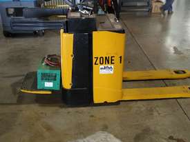 Electric pallet jack Flameproof Yale MP20X  - picture0' - Click to enlarge
