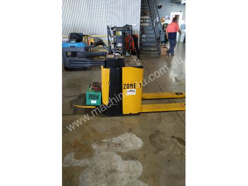 Electric pallet jack Flameproof Yale MP20X 