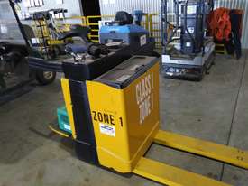 Electric pallet jack Flameproof Yale MP20X  - picture0' - Click to enlarge