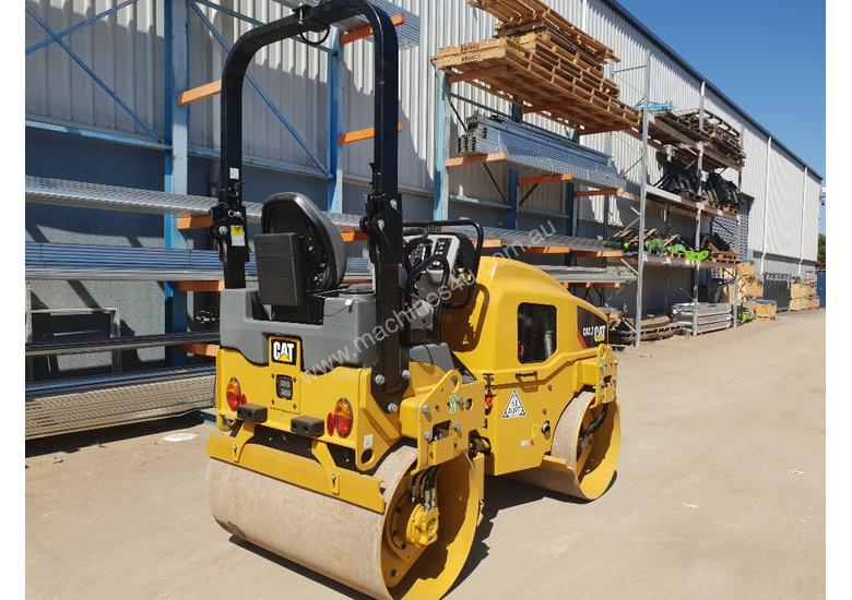 caption USED CAT CB-224D 3T TWIN DRUM ROLLER