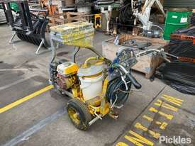 Graco Linelazer 5900 Line Marker Honda GX160 Petrol Motor, Item Is In A Used Condition, Unknown If O - picture0' - Click to enlarge