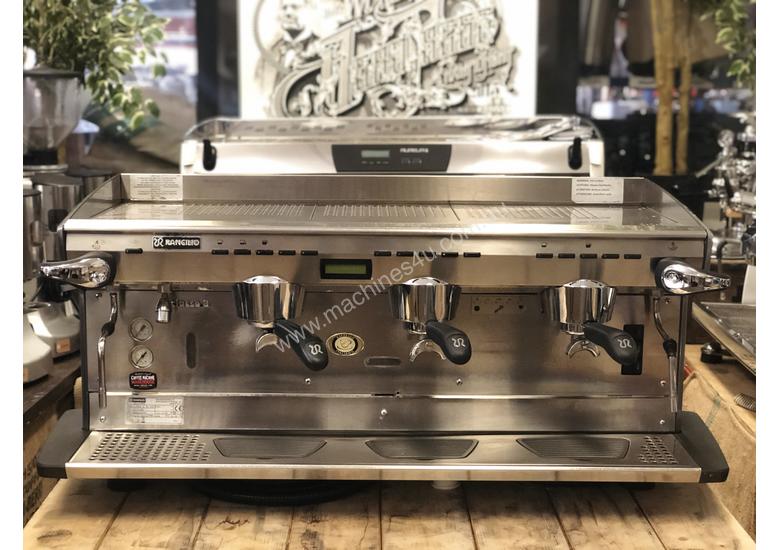 Used rancilio RANCILIO CLASSE 8 3 GROUP ESPRESSO COFFEE MACHINE CAFE