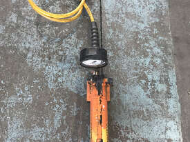 Enerpac Hydraulic Two Speed Porta Power Hand Pump c/w Gauge - picture2' - Click to enlarge