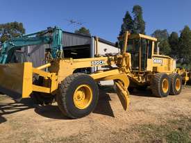 (Sold) JOHN DEERE ROAD GRADER Ex Councl 770CH 220Hp 18T 14ft Mold + Front Dozer Blade + Rear Rippers - picture2' - Click to enlarge