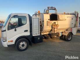 2008 Hino 300 Wide 2 - picture1' - Click to enlarge