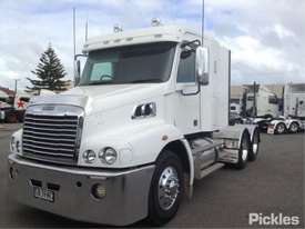 2017 Freightliner FLX - picture1' - Click to enlarge