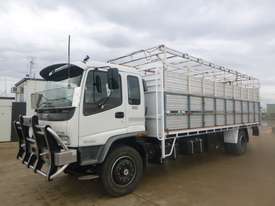 Isuzu FVR900 Stock/Cattle crate Truck - picture2' - Click to enlarge