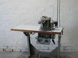 Heavy Duty Leather Fur Overseaming Sewing Machine - picture0' - Click to enlarge