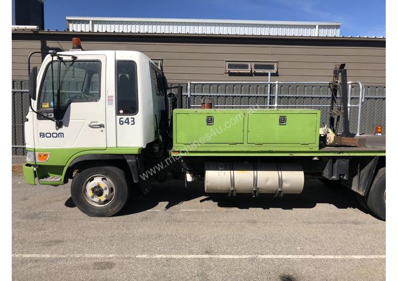 caption 2000 HINO FD2J WITH 1995 STEELCO TRAVEL TOWER