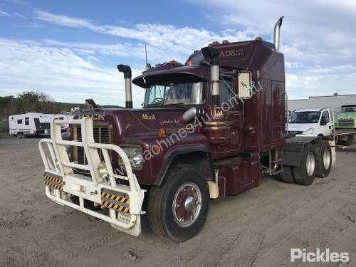 1976 Mack R600