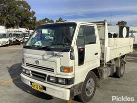 2005 Daihatsu Delta - picture1' - Click to enlarge