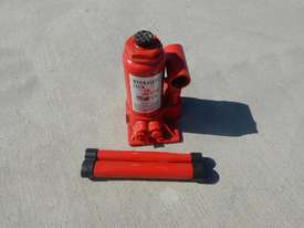 Power Tec 2 TON Hydraulic Jack, 2 Ton Capacity - picture0' - Click to enlarge