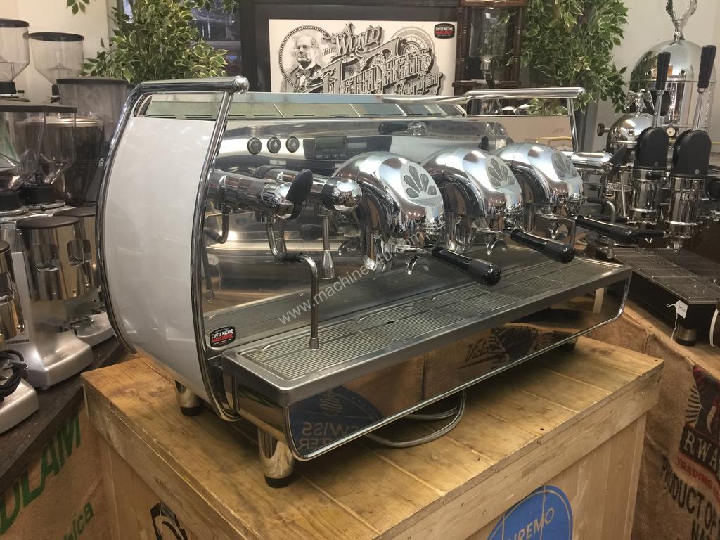 Used Victoria Arduino VICTORIA ARDUINO ADONIS WHITE 3 GROUP ESPRESSO