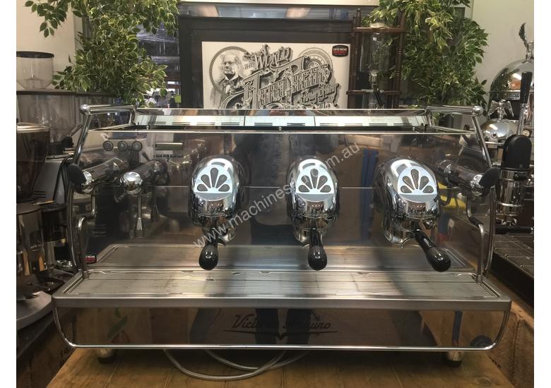 Used Victoria Arduino VICTORIA ARDUINO ADONIS WHITE 3 GROUP ESPRESSO