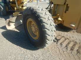 CAT 140H Motor Grader - picture2' - Click to enlarge