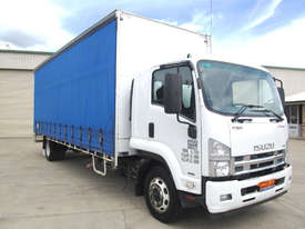 Isuzu FSR850 Curtainsider Truck - picture0' - Click to enlarge