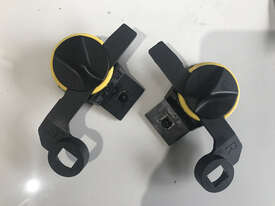 Esab Hard Hat Consumables - Universal Hard Hat Adapter Kit 1 0700 001 005 - picture1' - Click to enlarge