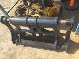ShawX DEMO LOADER QUICK COUPLER - picture0' - Click to enlarge