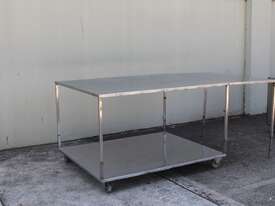 Stainless Steel Table - picture0' - Click to enlarge