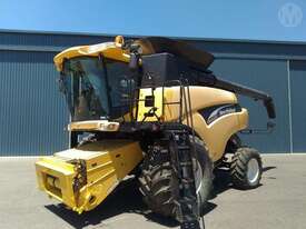 New Holland CR960 Header Only - picture1' - Click to enlarge