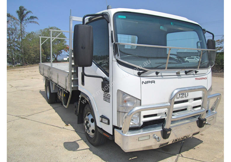caption Isuzu NPR200 Tray Truck