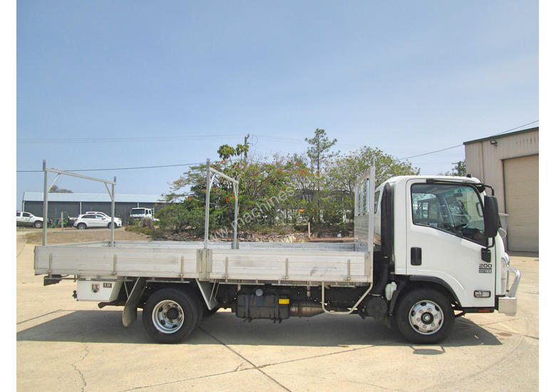 caption Isuzu NPR200 Tray Truck