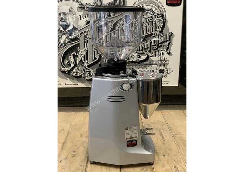 Used mazzer MAZZER MAJOR ELECTRONIC SILVER DEMO ESPRESSO COFFEE GRINDER