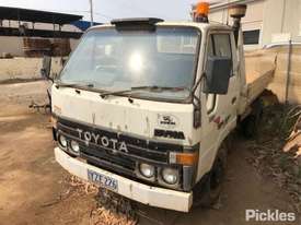 1986 Toyota Dyna 200 - picture2' - Click to enlarge