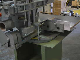 Large capacity radial arm saw - picture2' - Click to enlarge