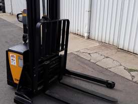 1.5ton Straddle Pedestrian Stacker - picture0' - Click to enlarge
