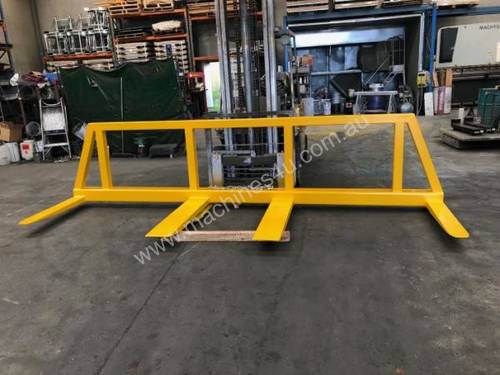 caption DHE-FS7-LG Forklift Spreader Load Guard – Safely Lift and Transport Extra Wide Loads up to 6.5T
