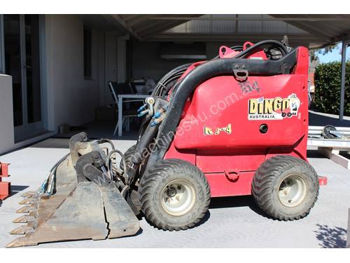 Dingo K9-4-y-11 skid steer - $11875 private sale - no GST applicable