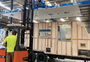 VACLIFT - Caravan composite panel assembly