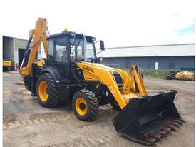 Gehl Backhoe Loader - BL 818 SIDE SHIFT-4WD Backhoe Loader - picture0' - Click to enlarge