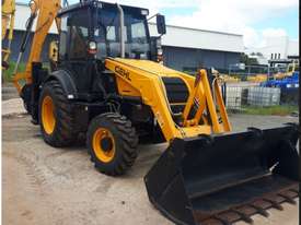 Gehl Backhoe Loader - BL 818 SIDE SHIFT-4WD Backhoe Loader - picture0' - Click to enlarge